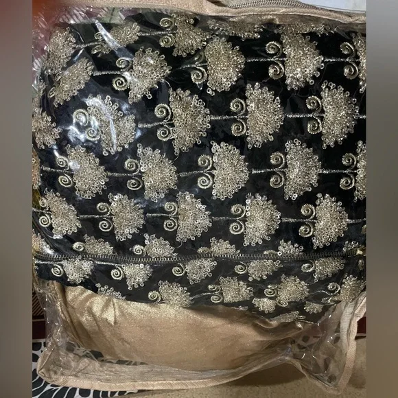 Stylish ready to wear designer saree with peplum black blouse and golden saree - Picture 2 of 9